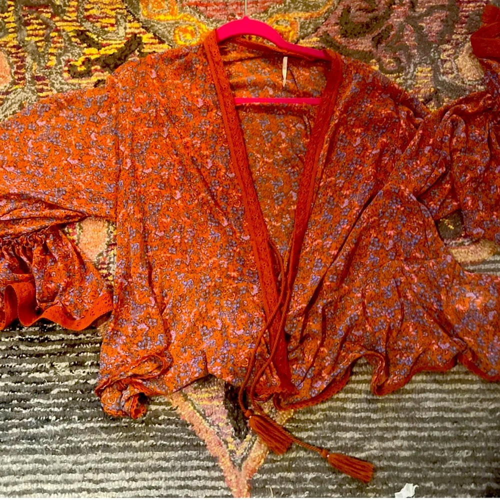 Free People Size S Floral Tie Tassel Kimono Sleeve Red BELL Sleeves